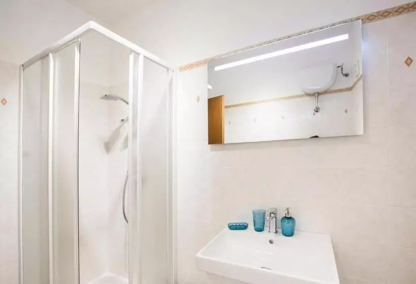 Majatalo Bed & Basta