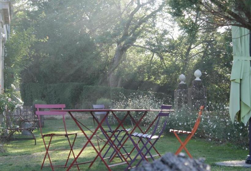 مبيت وإفطار Domaine Le Broual