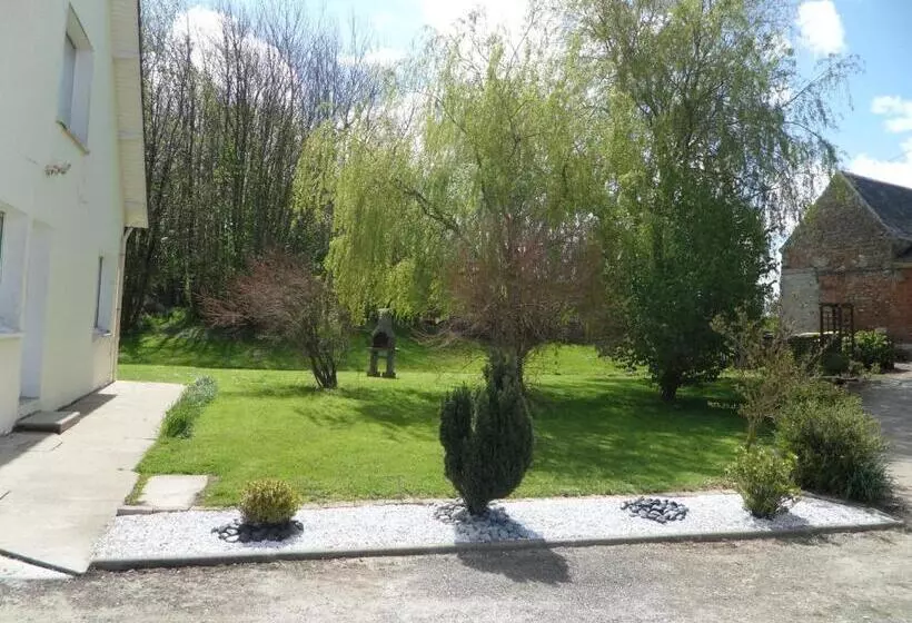 Aamiaismajoitus (B&B) Manoir Du Brugnobois