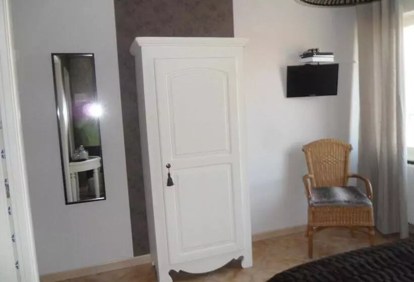 Aamiaismajoitus (B&B) Manoir Du Brugnobois