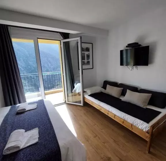 ベッドアンドブレックファースト Résidence E Cime Asco Locations De Studios Meublés