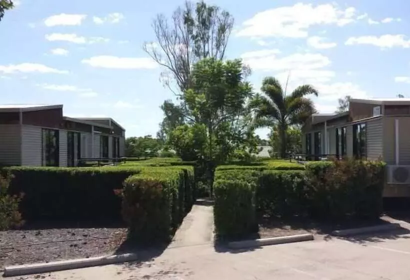 Coal N Cattle Hotel Motel