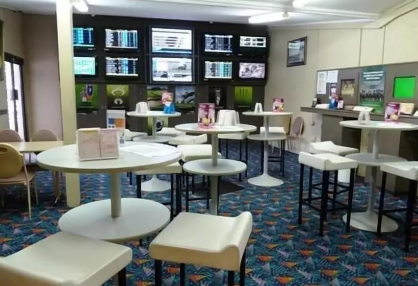 Coal N Cattle Hotel Motel