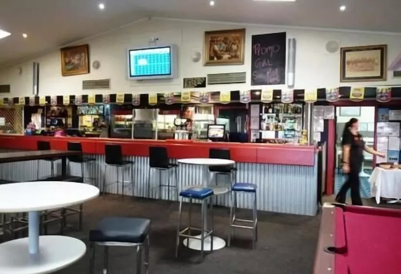 Coal N Cattle Hotel Motel