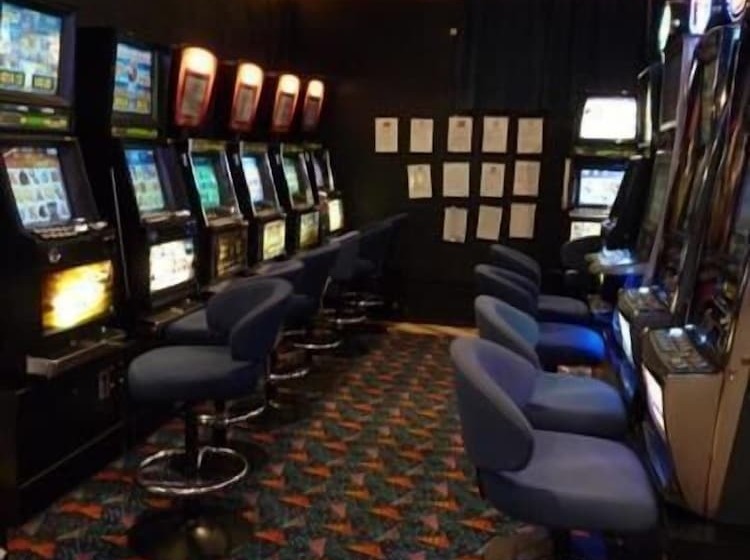 Coal N Cattle Hotel Motel