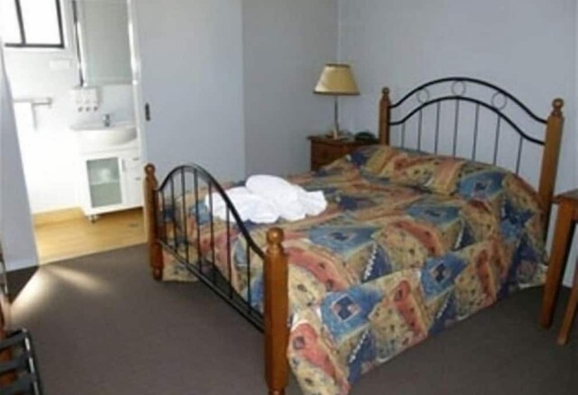 Coal N Cattle Hotel Motel