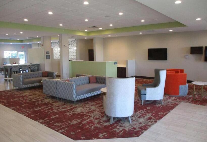 Отель La Quinta Inn & Suites By Wyndham Jackson Cape Girardeau