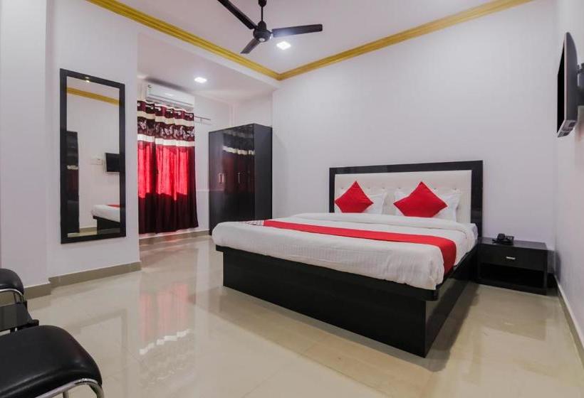 Hotel Oyo 22282 Travellers Nest
