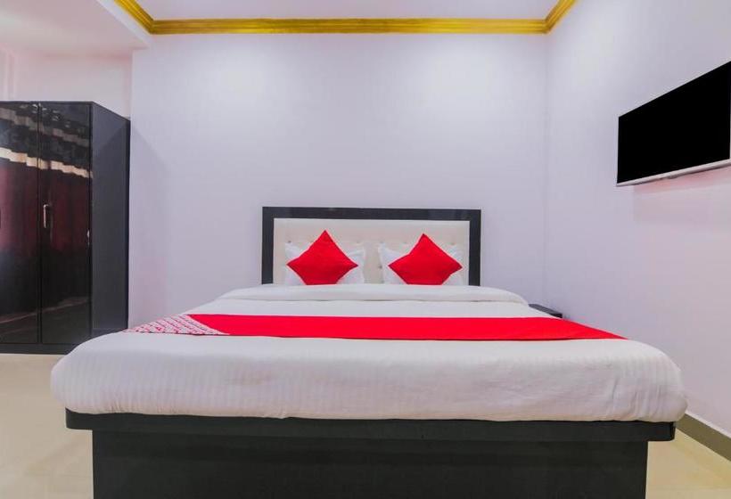Hotel Oyo 22282 Travellers Nest