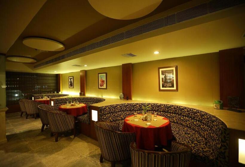 בית מלון כפרי Paray Residency