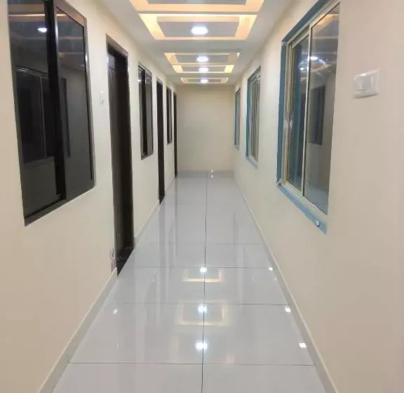 Hotelli Pgr Thirunallar