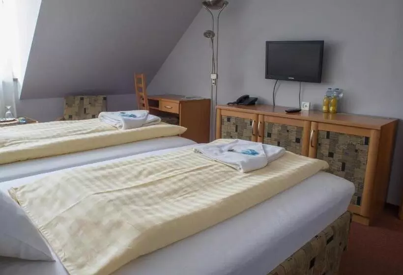 ホテル U Crlíků