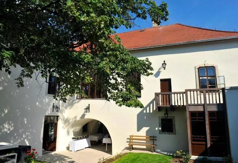 Majatalo Barta Pince Rákóczi Lakosztályok