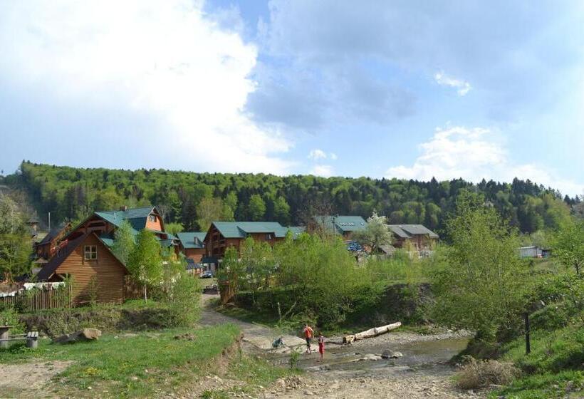 リゾートホテル Edelweiss Carpathians Migovo