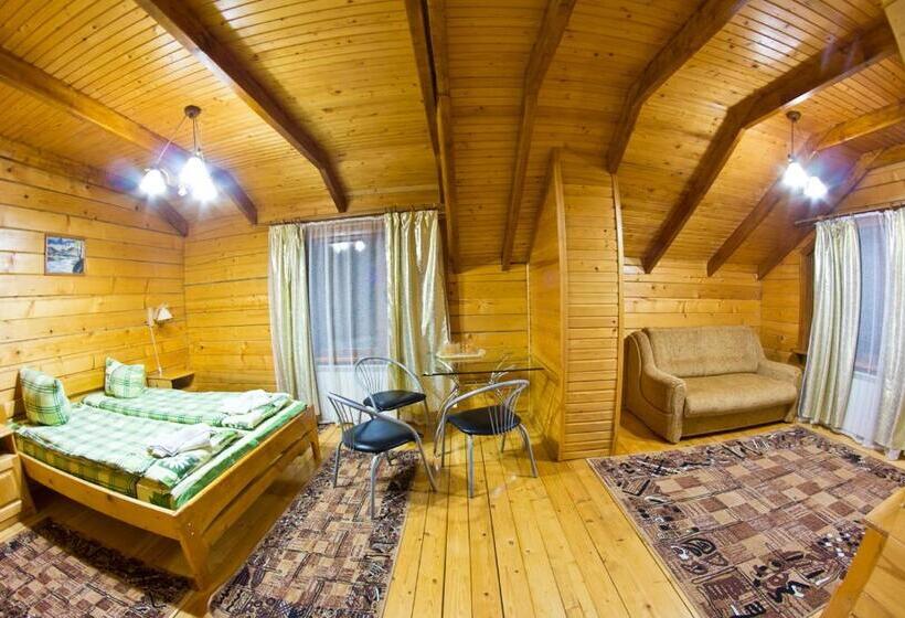 リゾートホテル Edelweiss Carpathians Migovo