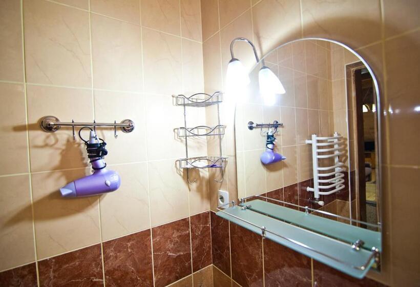 リゾートホテル Edelweiss Carpathians Migovo