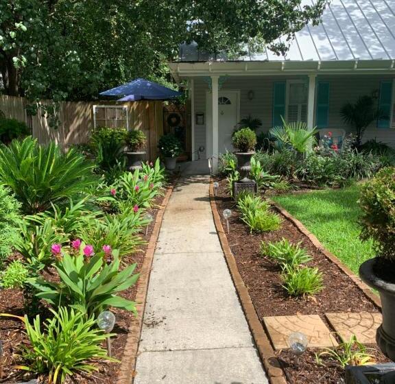 Caroline's Bed And Breakfast