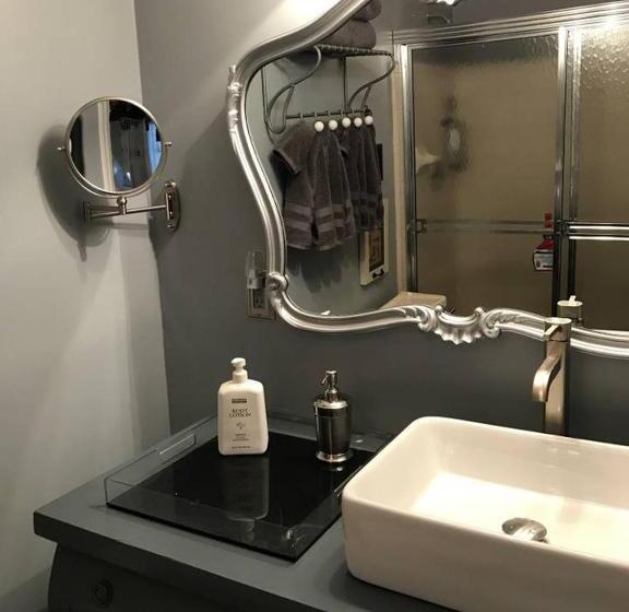 Caroline's Bed And Breakfast