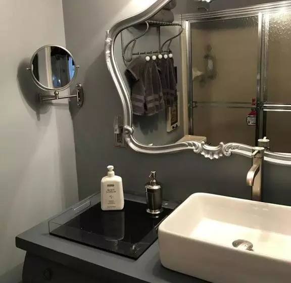 Caroline's Bed And Breakfast