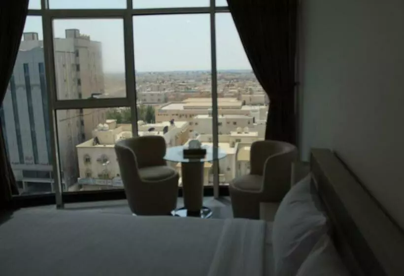 ホテル Golden Suites