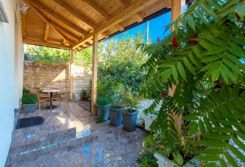 ペンション Guesthouse Villa Adria
