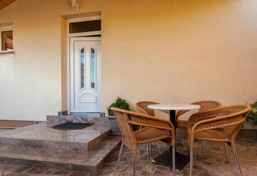 بنسيون Guesthouse Villa Adria