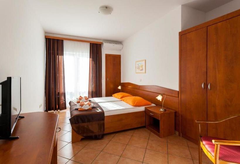 بنسيون Guesthouse Villa Adria