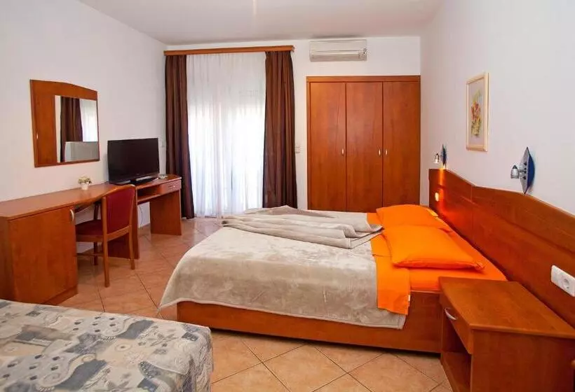 ペンション Guesthouse Villa Adria