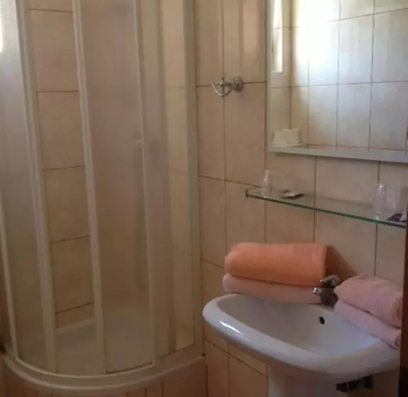ペンション Guesthouse Villa Adria