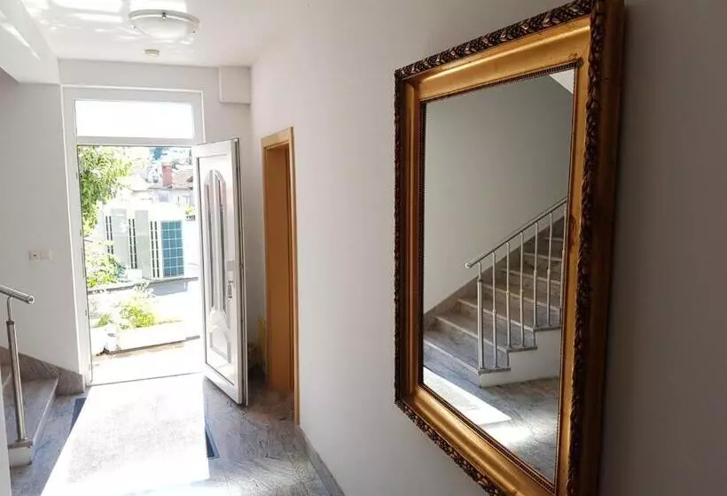 ペンション Guesthouse Villa Adria
