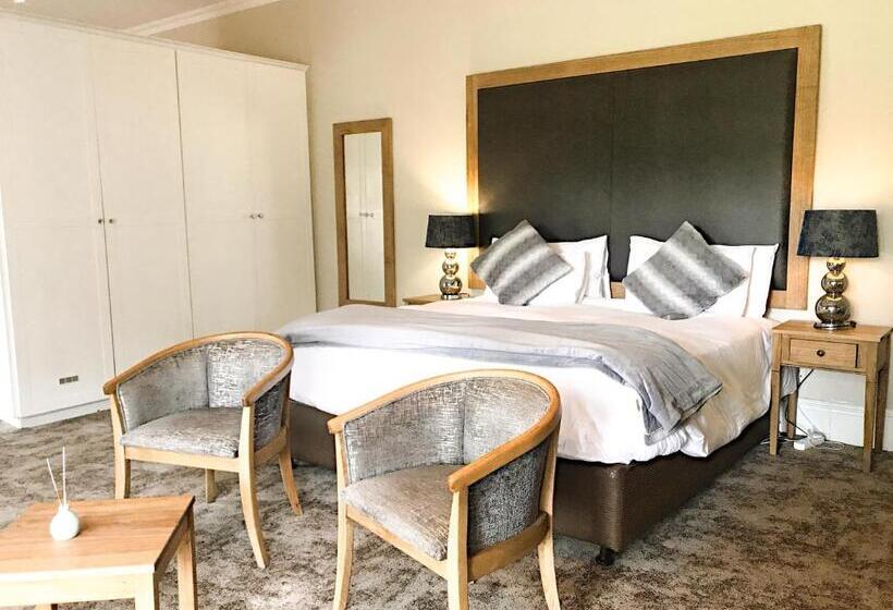 פנסיון Milner Manor