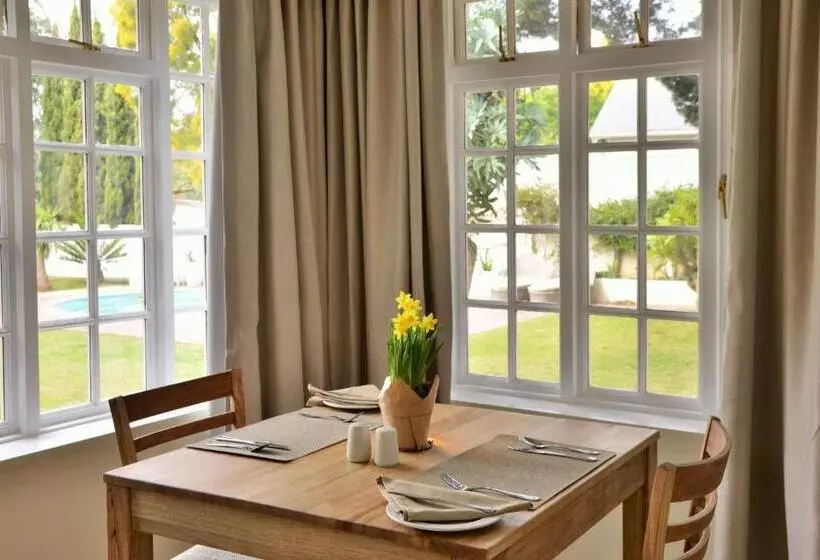 ペンション Milner Manor