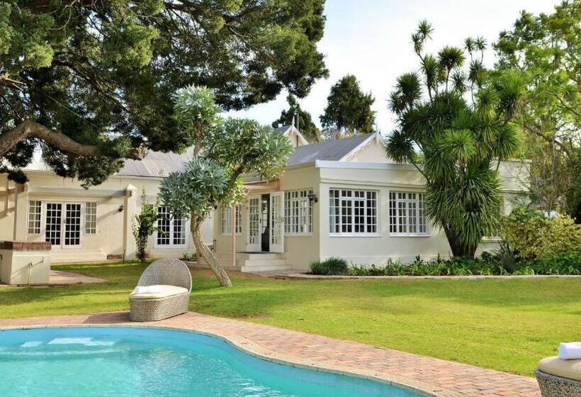 פנסיון Milner Manor