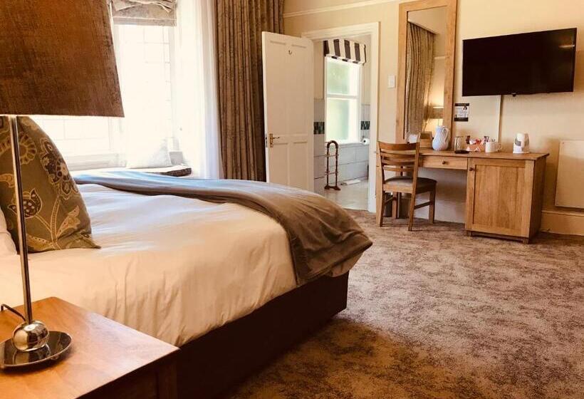 פנסיון Milner Manor