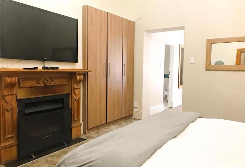 פנסיון Milner Manor