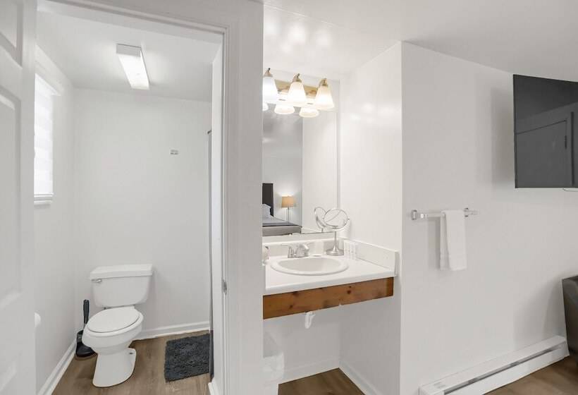 בית מלון כפרי Halifax Inn