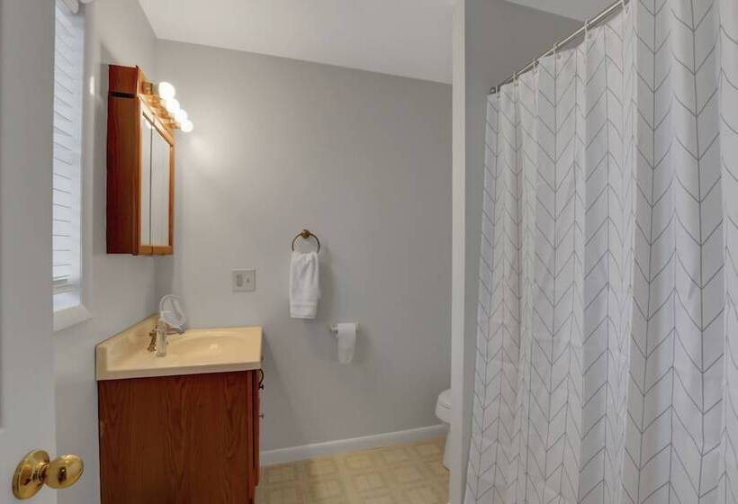 בית מלון כפרי Halifax Inn