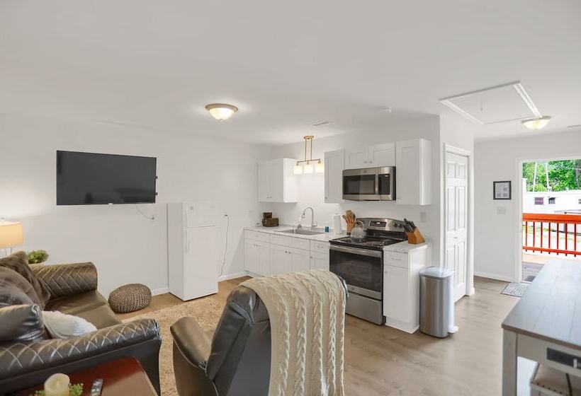 בית מלון כפרי Halifax Inn