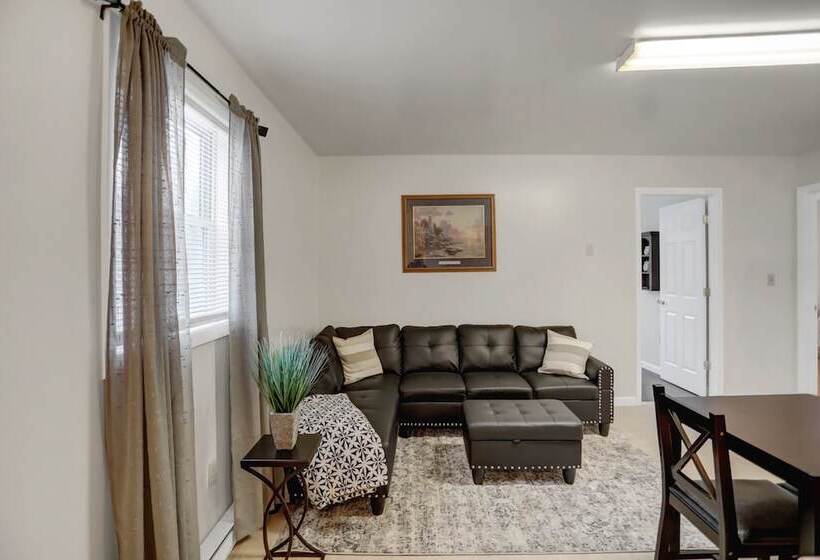 בית מלון כפרי Halifax Inn