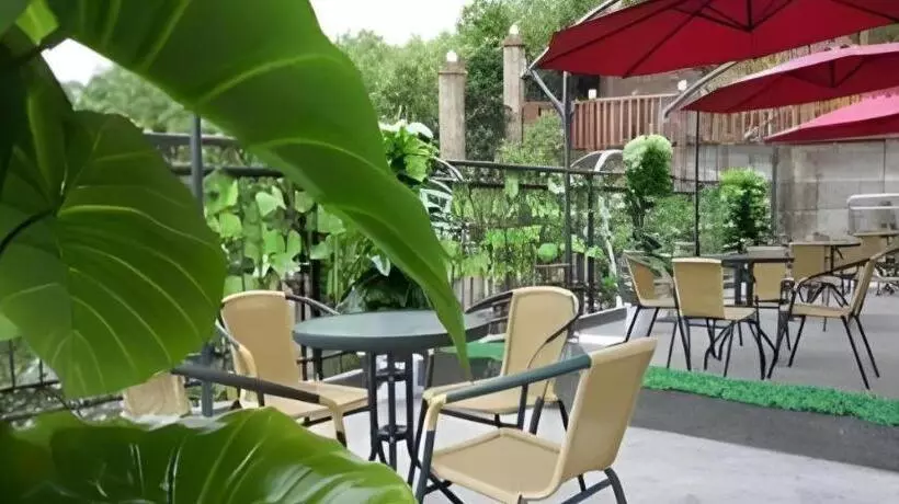 هتل Chongqing Xianyi Holiday