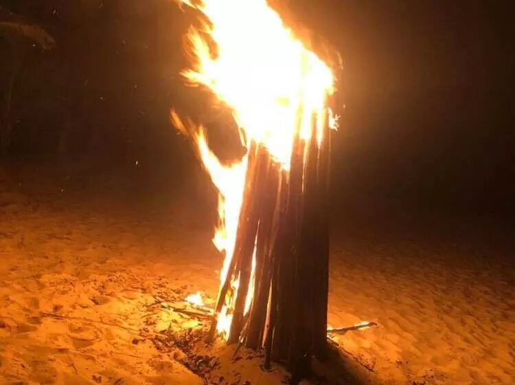 ホテル The Akwidaa Inn