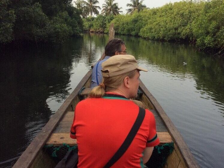 ホテル The Akwidaa Inn