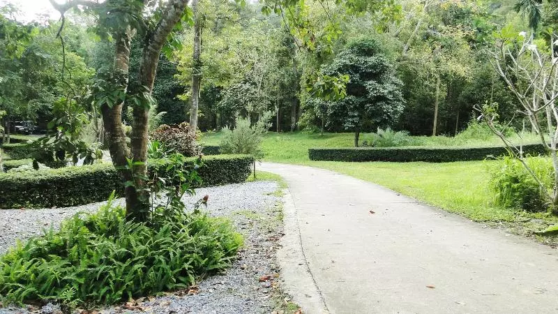 Hotelli Baan Suan Chong Khao Resort