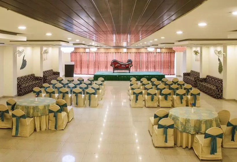 Hotelli Genx Plaza Mughalsarai