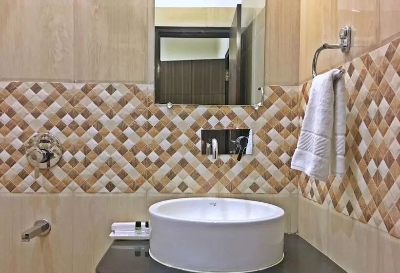 Hotelli Genx Plaza Mughalsarai