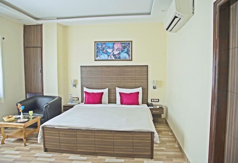 فندق Genx Plaza Mughalsarai