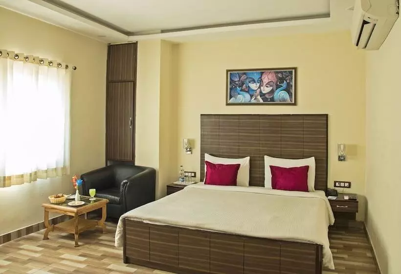 Hotelli Genx Plaza Mughalsarai