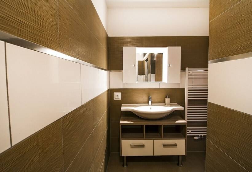 בית מלון כפרי Oscar & Sons Apartments