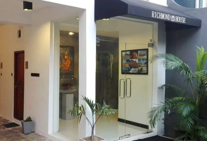 هتل Richmond House Colombo