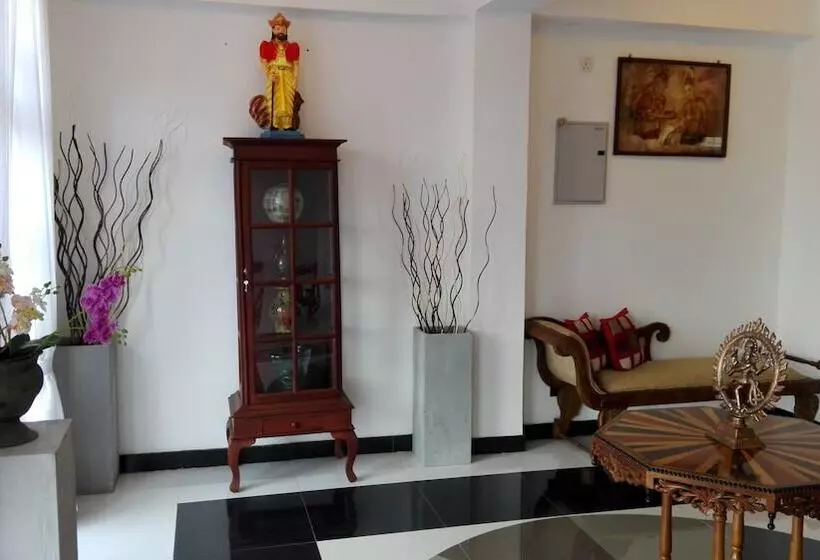 هتل Richmond House Colombo